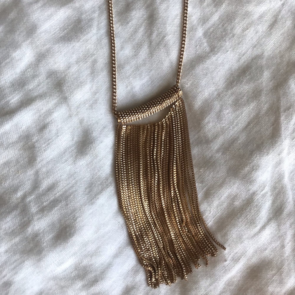 Long chain flapper necklace